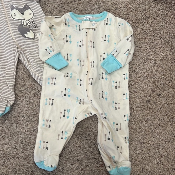 Bundle of Footed Pajamas Size 0-3 Months - Picture 5 of 6